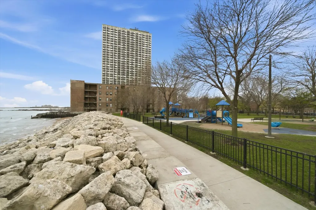 7363 South South Shore Drive Chicago IL 60649
