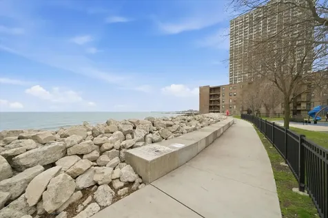 7363 South South Shore Drive Chicago IL 60649