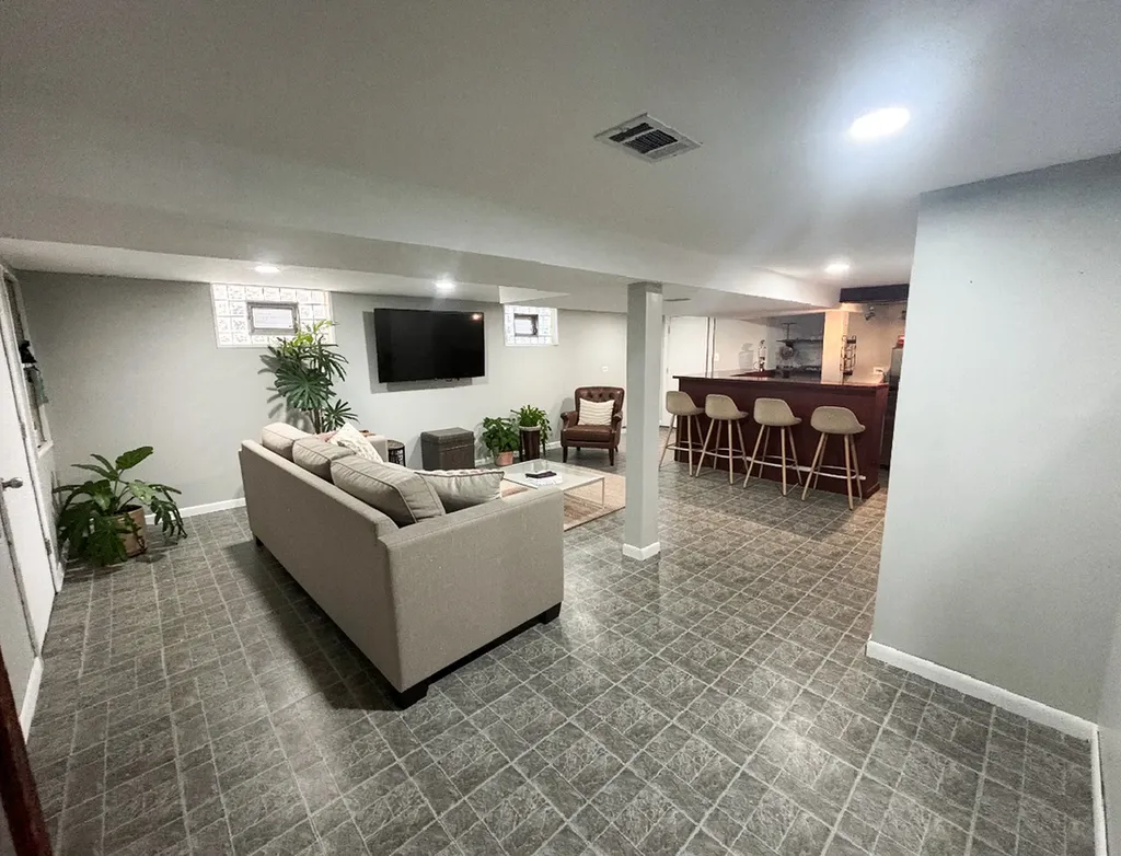 5818 West 60th Street Chicago IL 60638