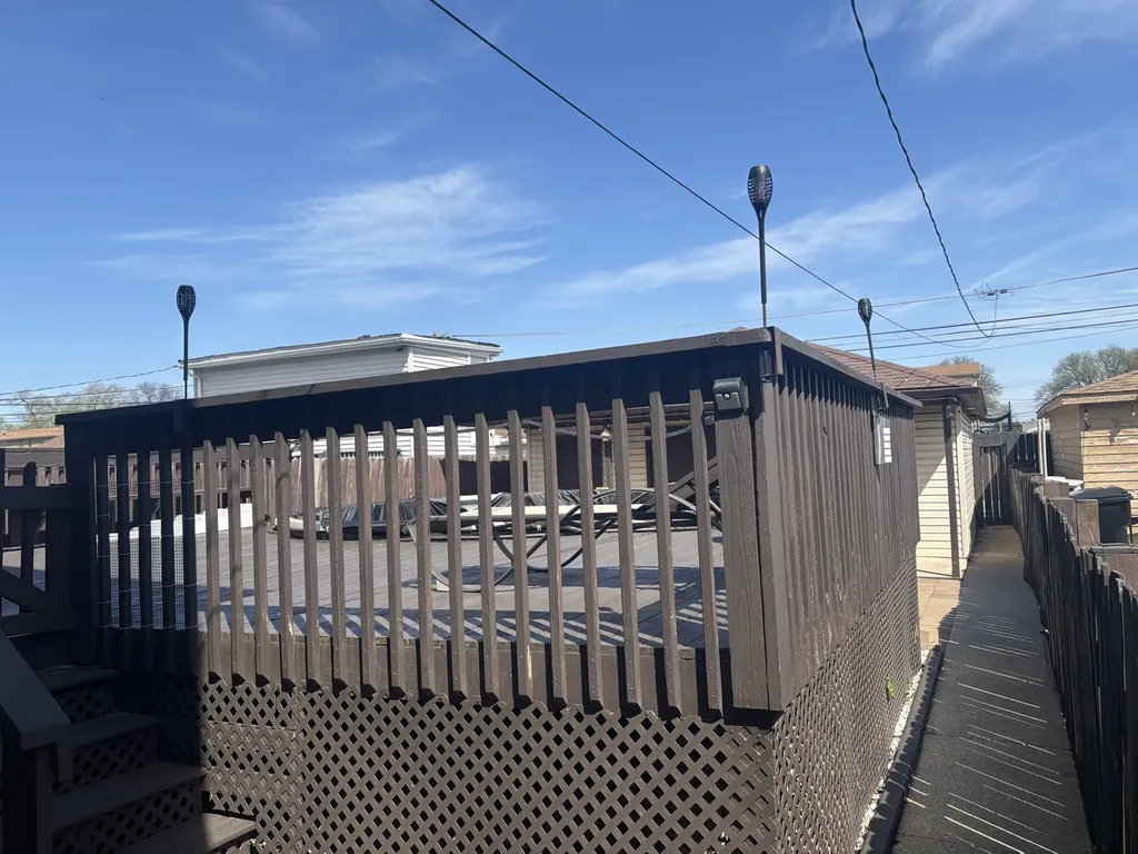 5818 West 60th Street Chicago IL 60638