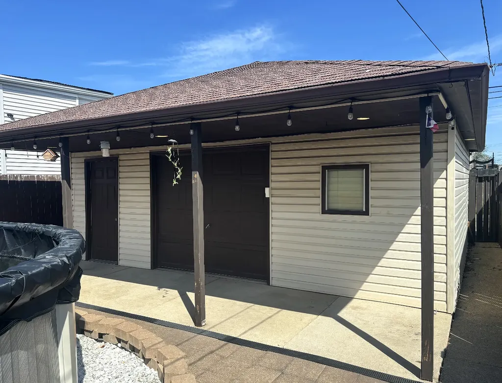 5818 West 60th Street Chicago IL 60638