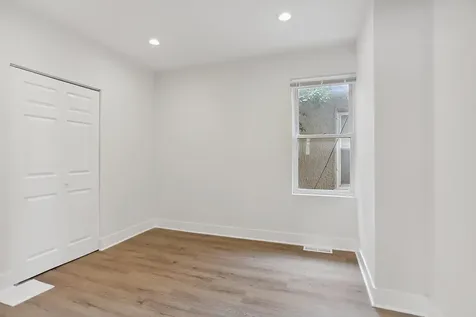 8235 South Woodlawn Avenue Chicago IL 60619