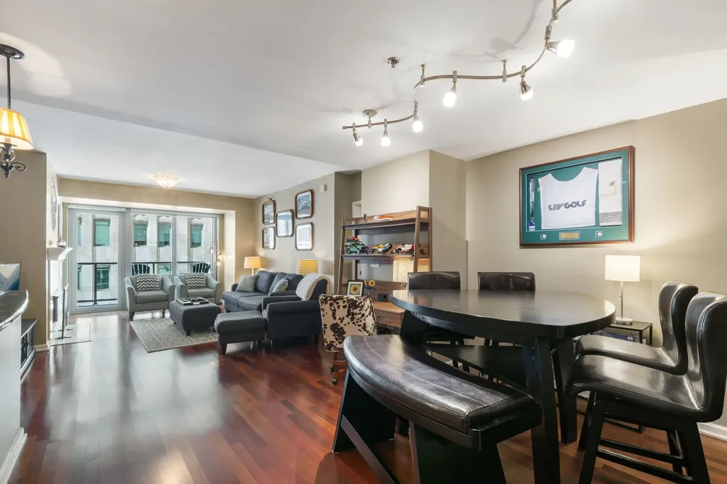 160 East Illinois Street Chicago IL 60611