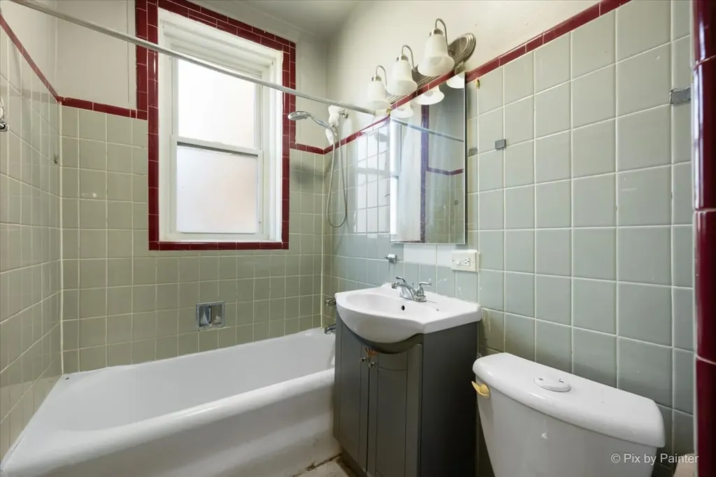 7611 South Essex Avenue Chicago IL 60649