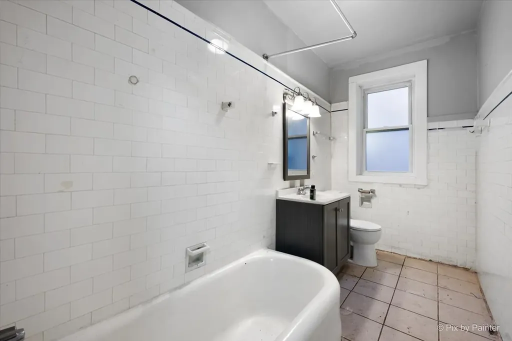 7611 South Essex Avenue Chicago IL 60649