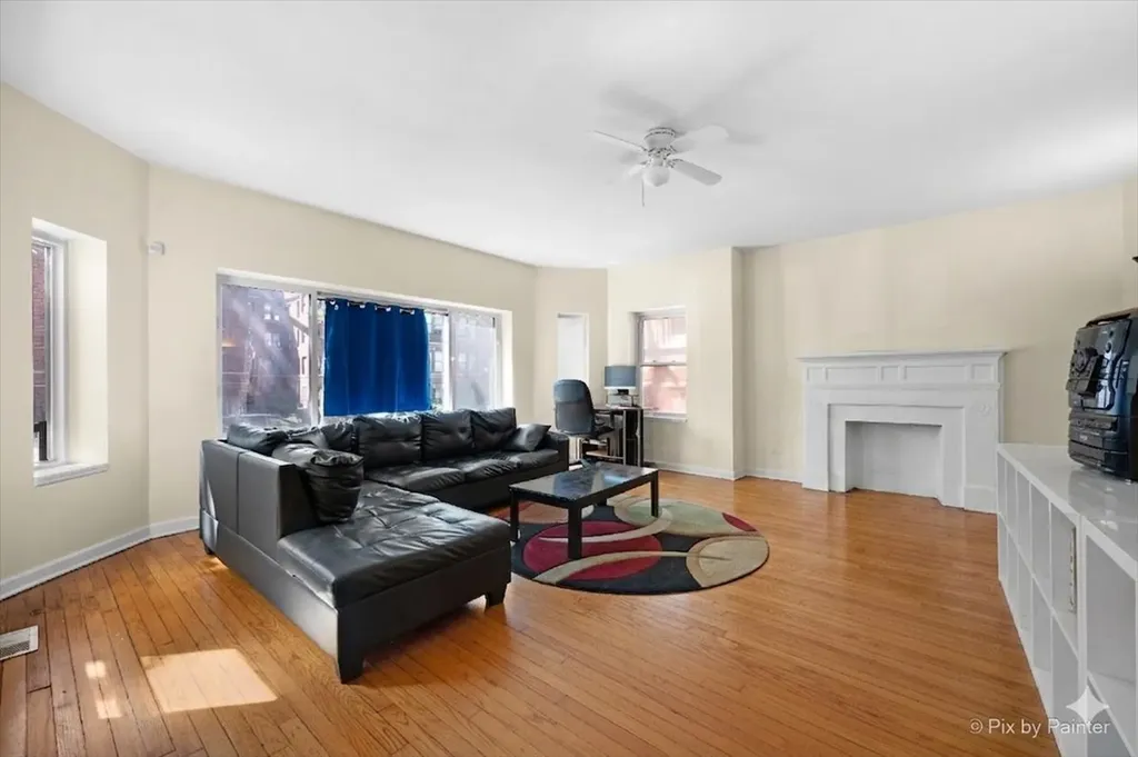 7611 South Essex Avenue Chicago IL 60649