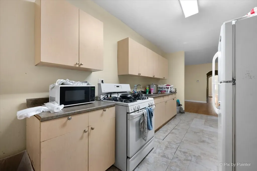 7611 South Essex Avenue Chicago IL 60649