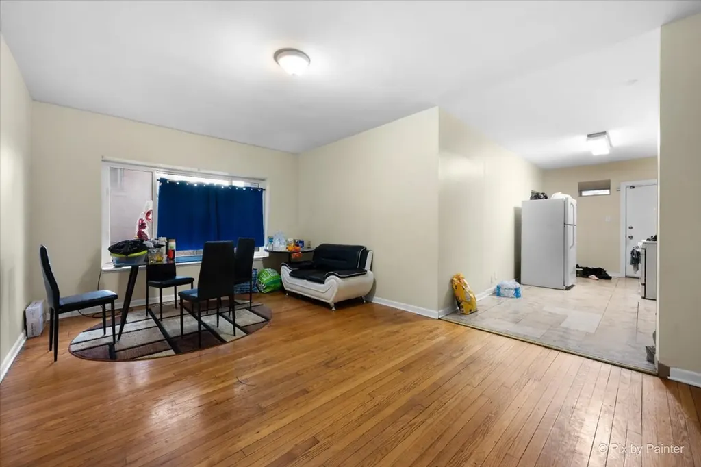 7611 South Essex Avenue Chicago IL 60649