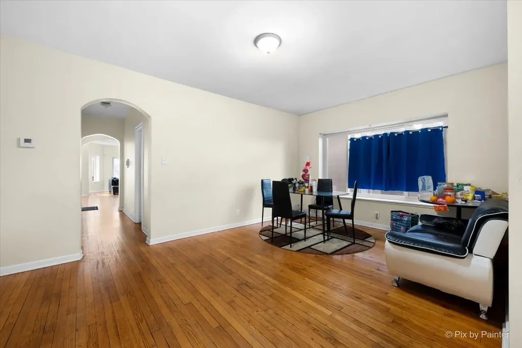 7611 South Essex Avenue Chicago IL 60649