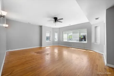 7611 South Essex Avenue Chicago IL 60649