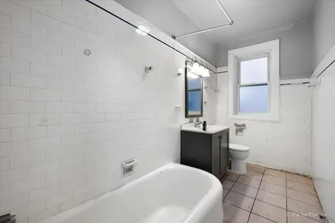 7611 South Essex Avenue Chicago IL 60649