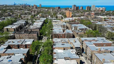 7611 South Essex Avenue Chicago IL 60649