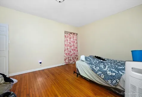 7611 South Essex Avenue Chicago IL 60649