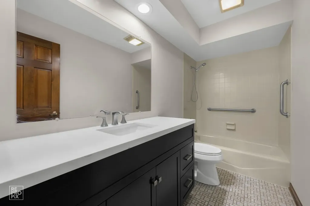 1749 East Bailey Road Naperville IL 60565