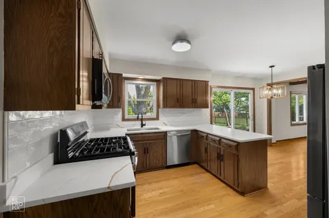 1749 East Bailey Road Naperville IL 60565
