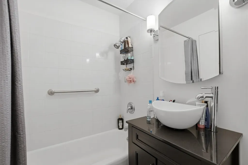 21 West Goethe Street Chicago IL 60610