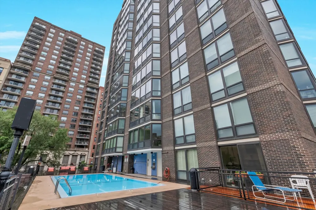 21 West Goethe Street Chicago IL 60610