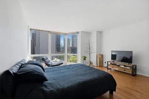 21 West Goethe Street Chicago IL 60610
