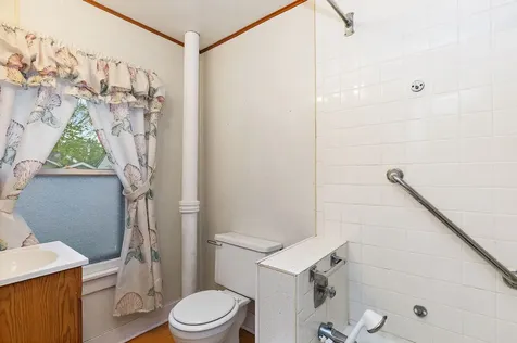 148 Holly Street Dekalb IL 60115