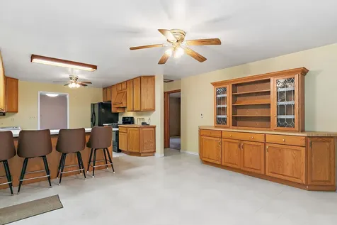 148 Holly Street Dekalb IL 60115