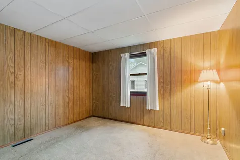 148 Holly Street Dekalb IL 60115