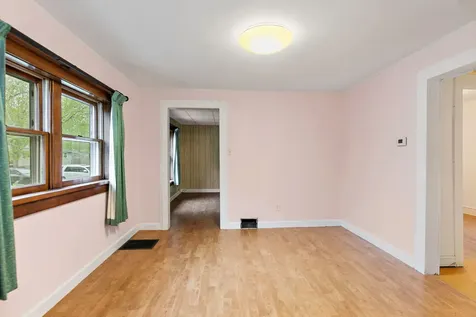 148 Holly Street Dekalb IL 60115
