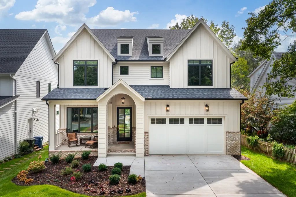 660 North Eagle Street Naperville IL 60563