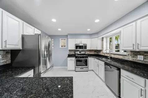 4024 West 106th Street Oak Lawn IL 60453