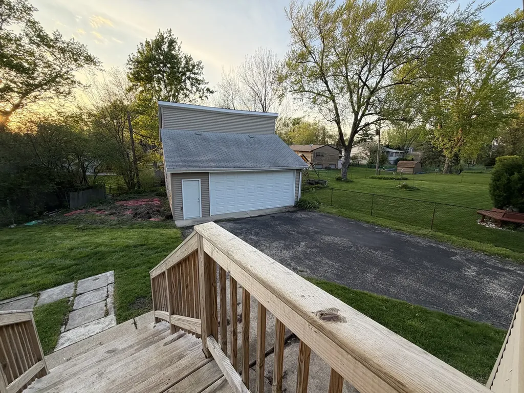 7728 Dalewood Parkway Woodridge IL 60517