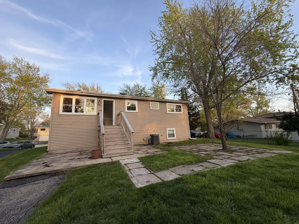 7728 Dalewood Parkway Woodridge IL 60517