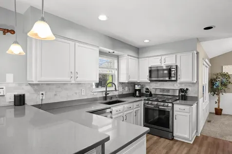 542 Waterford Drive Oswego IL 60543