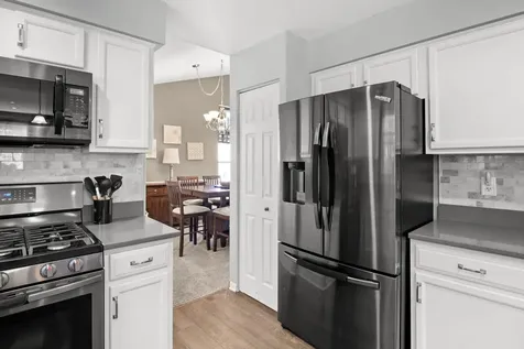 542 Waterford Drive Oswego IL 60543