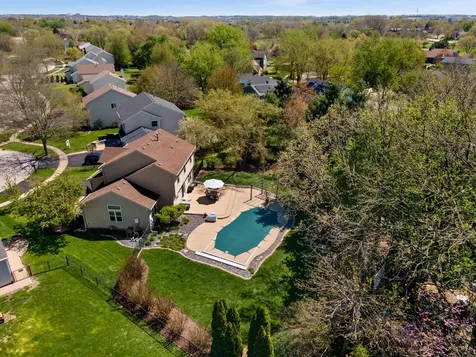 542 Waterford Drive Oswego IL 60543