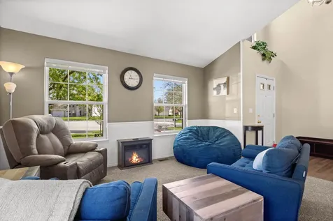 542 Waterford Drive Oswego IL 60543