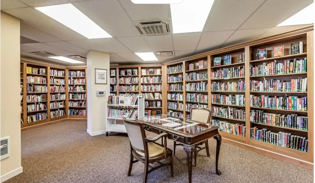 5555 North Sheridan Road Chicago IL 60640