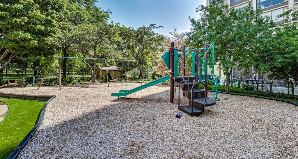 5555 North Sheridan Road Chicago IL 60640