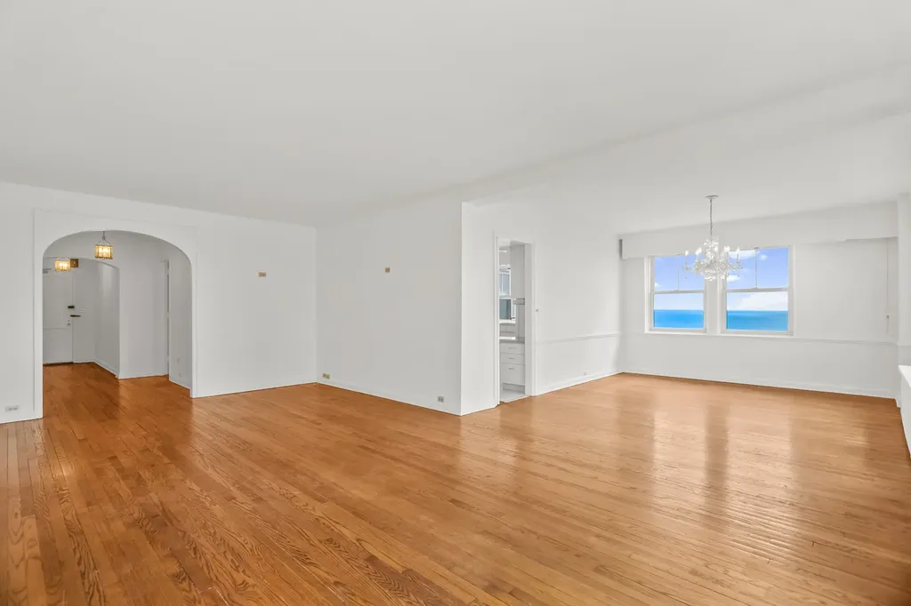 5555 North Sheridan Road Chicago IL 60640