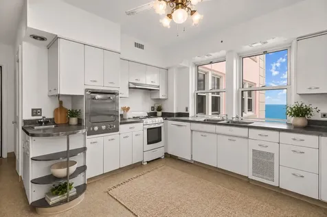 5555 North Sheridan Road Chicago IL 60640