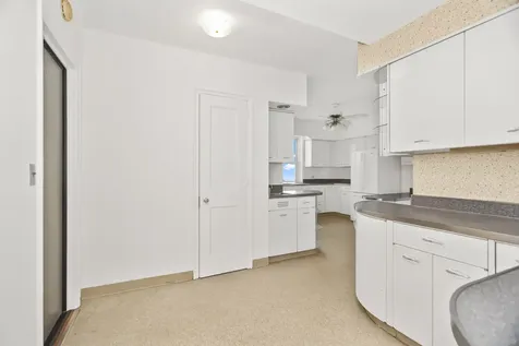 5555 North Sheridan Road Chicago IL 60640