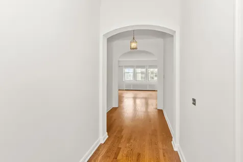 5555 North Sheridan Road Chicago IL 60640
