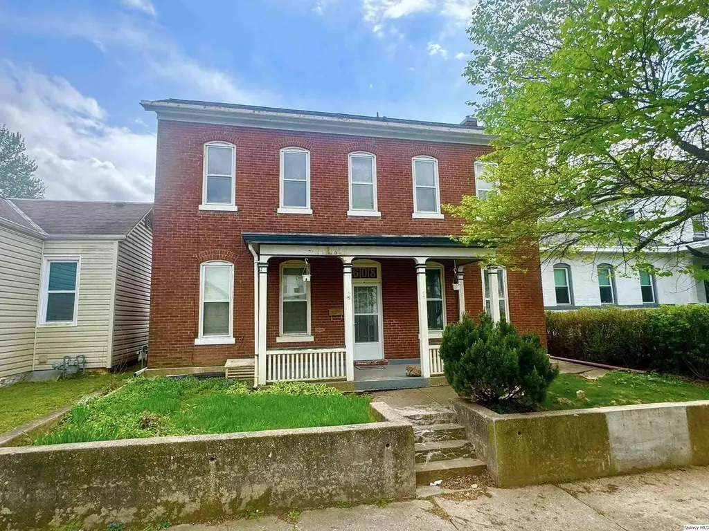 608 Adams Quincy IL 62301