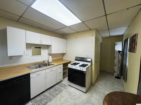 608 Adams Quincy IL 62301