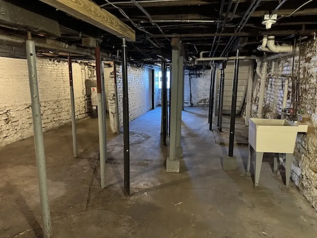 6619 South Ellis Avenue Chicago IL 60637