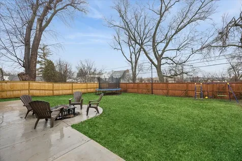 289 Oxford Road Des Plaines IL 60016
