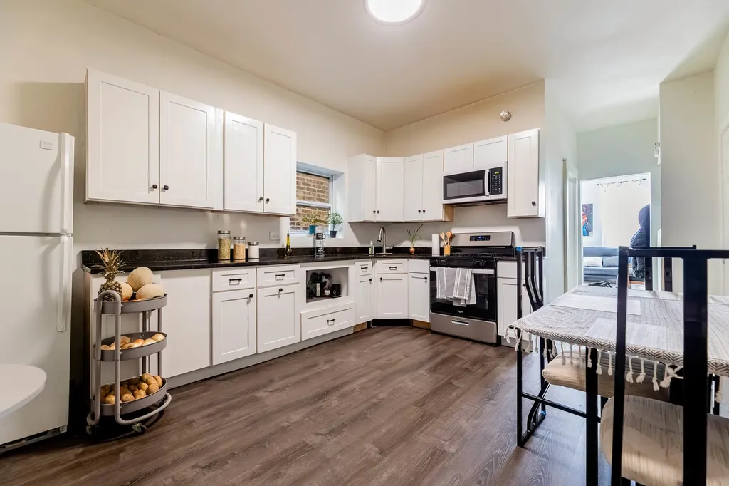 5233 South Racine Street Chicago IL 60609