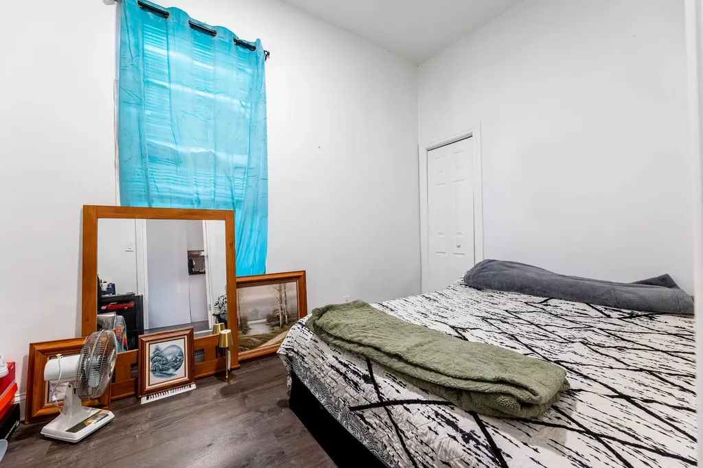 5233 South Racine Street Chicago IL 60609
