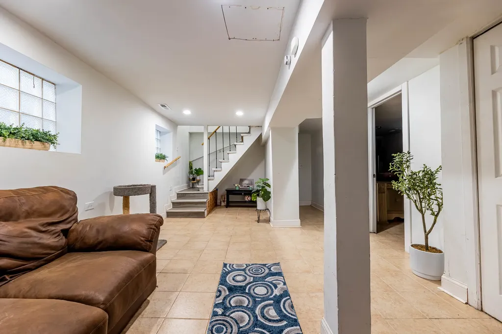 5233 South Racine Street Chicago IL 60609