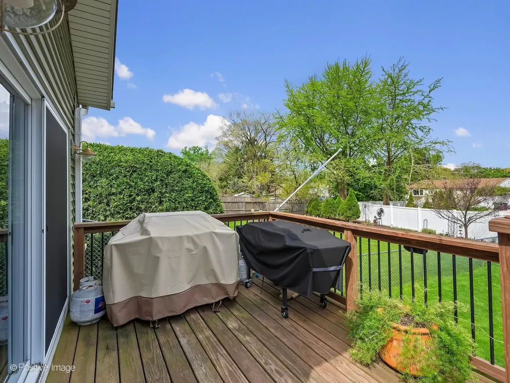 136 Green Valley Drive Lombard IL 60148