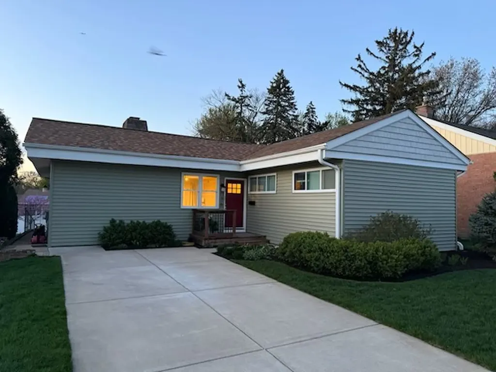 136 Green Valley Drive Lombard IL 60148