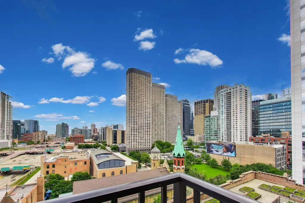 210 South Des Plaines Street Chicago IL 60661